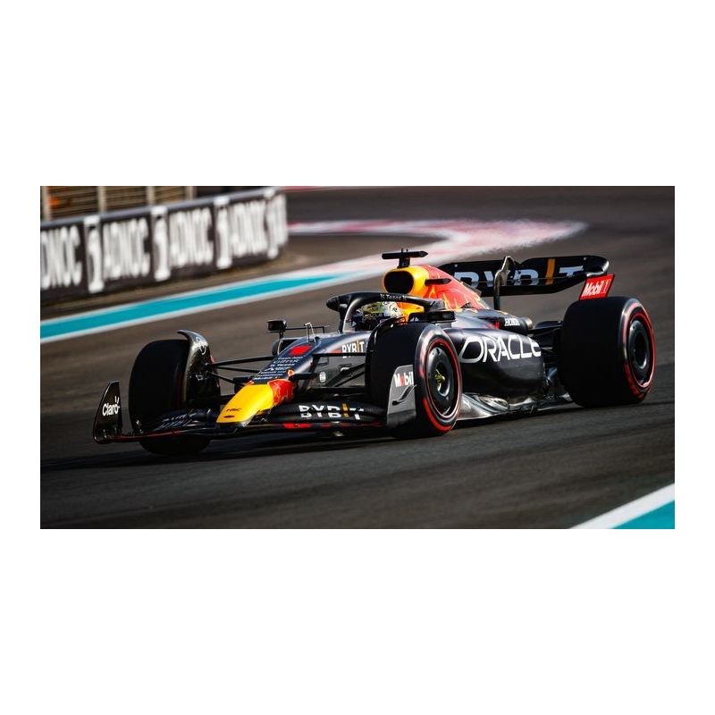 MINICHAMPS Red Bull Honda RB16B Verstappen Winner Abu Dhabi 2022 (%)