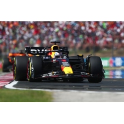 MINICHAMPS Red Bull RB19 Verstappen Vainqueur Hungaroring 2023 (%)