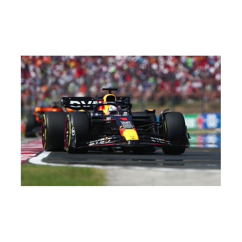 MINICHAMPS Red Bull RB19 Verstappen Winner Hungaroring 2023 (%)